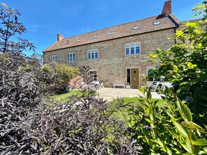 Exterior - 4 bedroom accommodation in Wells (Wells)