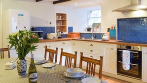 Unclassified image, 2 of 28, button - 3 bedroom accommodation in Falkland, near St Andrews (Falkland, near St Andrews)