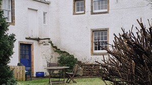 Unclassified image, 5 of 28, button - 3 bedroom accommodation in Falkland, near St Andrews (Falkland, near St Andrews)
