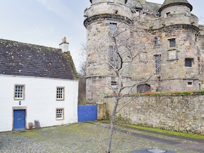 Exterior - 3 bedroom accommodation in Falkland, near St Andrews (Falkland, near St Andrews)