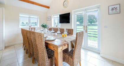 7 bedroom accommodation in Babell near Holywell, Flintshire