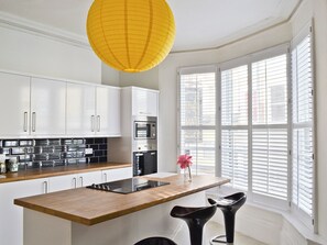 Dishwasher, high chair - 5 bedroom accommodation in Scarborough (Scarborough)