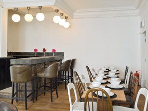 Dining - 5 bedroom accommodation in Scarborough (Scarborough)