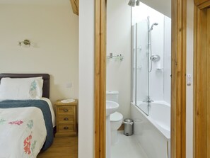 Towels - Swallows Barn Cottage (North Rode)