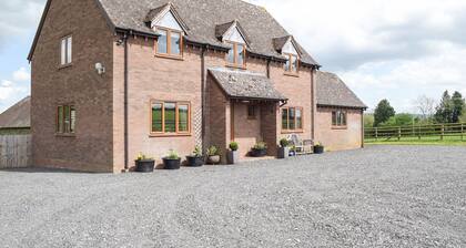 4 bedroom accommodation in Haytonâs Bent