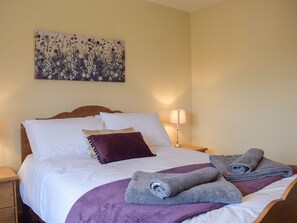 4 quartos, Wi-Fi de cortesia, roupa de cama