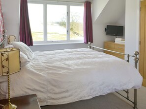 4 bedrooms, free WiFi