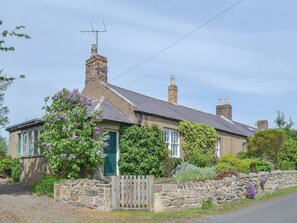 Exterior - 3 bedroom accommodation in near Beadnell (near Beadnell)