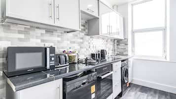 Dishwasher, cookware/dishes/utensils