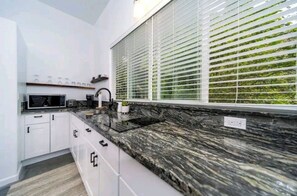 冰箱、微波炉、炉灶、茶具/咖啡用具