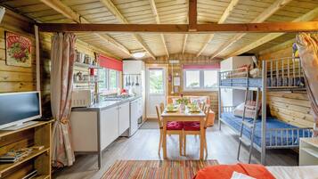 1 bedroom, free WiFi, bed sheets