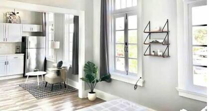 Historic Perfectly-located Uptown Studio