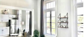 Historic Perfectly-located Uptown Studio