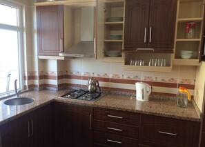 公寓 | 私人厨房 | 冰箱、炉灶、洗碗机、厨具/餐具