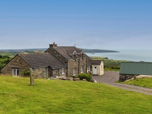 Exterior - 3 bedroom accommodation in Dinas Cross, Newport (Dinas Cross, Newport)