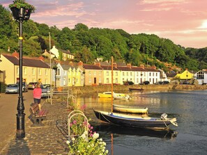 Marina - 3 bedroom accommodation in Dinas Cross, Newport (Dinas Cross, Newport)