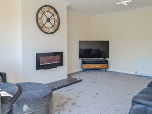 TV - 3 bedroom accommodation in Dumfries (Dumfries)