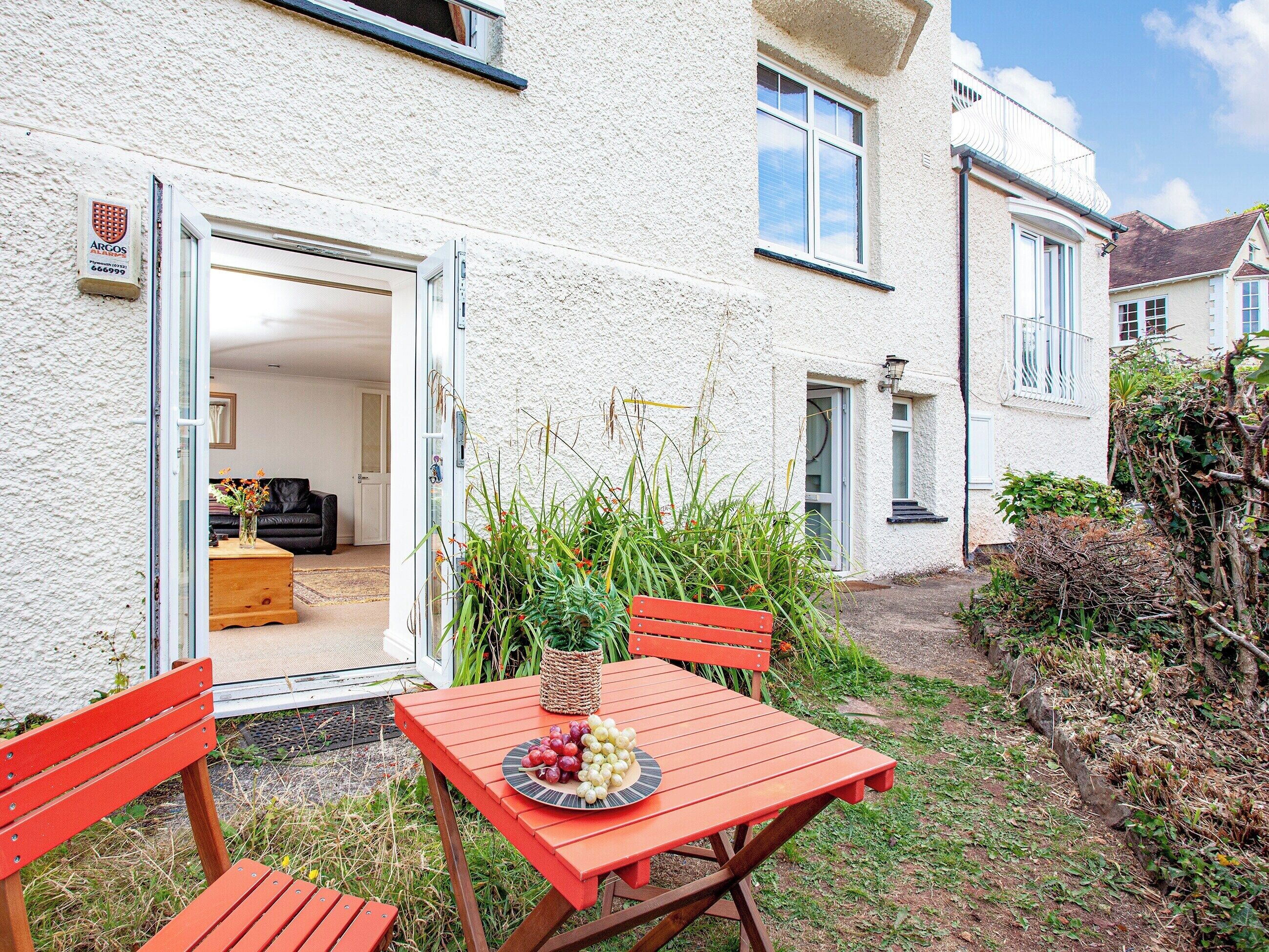 تناول الطعام بالخارج