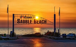 Beach nearby, sun-loungers