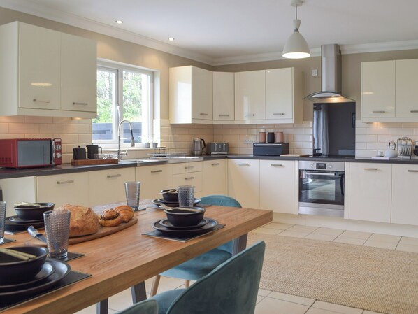 Lave-vaisselle, chaise haute