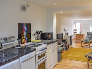 Dishwasher, high chair - 2 bedroom accommodation in Amlwch (Amlwch)