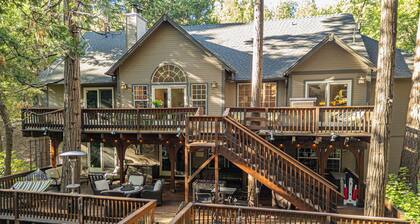 Large 2 Story Home; Walk 2lake, Enclosed backyd w Running Stream; Dog Friendly!