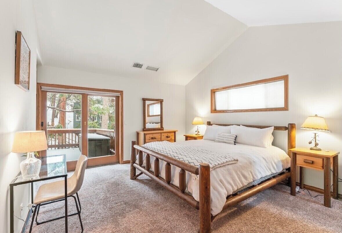 4 Schlafzimmer, Zimmersafe, Schreibtisch, Bügeleisen/Bügelbrett