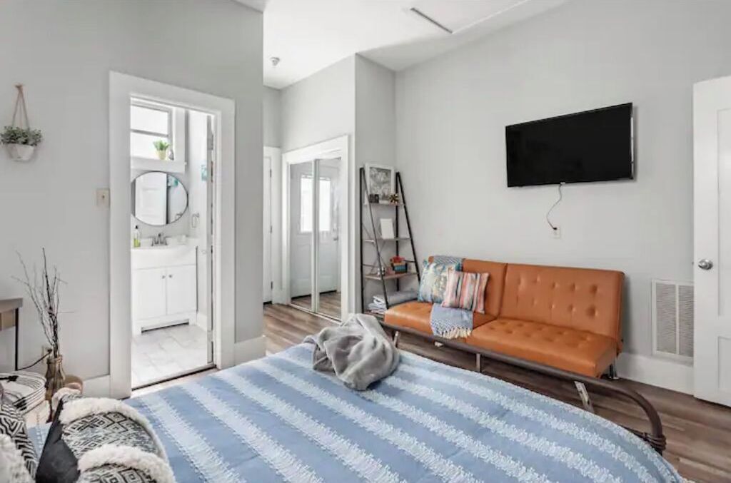 1 bedroom, desk, iron/ironing board, travel crib