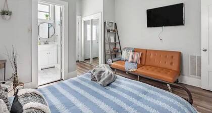 Boutique Artsy Well Lit Retro & Trendy Uptown Tranquility