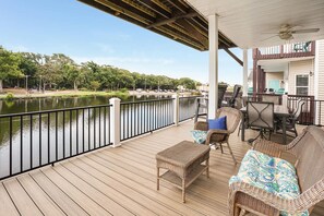 Outdoor dining - Lakefront 5BR + Bunks | 2 King Suites | 3 DECKS | Site 308 (Myrtle Beach)