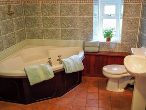 Bathroom - Character cottage in centre of "The last village in Yorkshire". (Burton in Lonsdale)