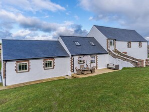 Exterior - The Millhouse - UK32510 (St Brides)