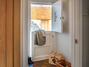 Interior - Jones' Stable - QC1538 (Gower)