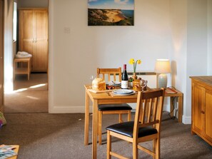 Dining - Jones' Stable - QC1538 (Gower)