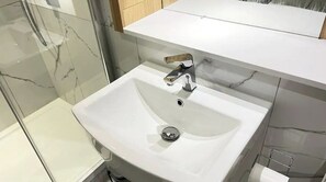 Shower - Springfield Suites (Chelmsford)