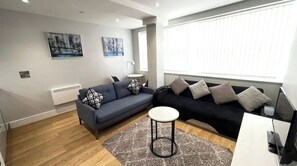 Living area - Springfield Suites (Chelmsford)
