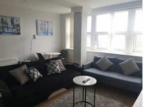Living area - Springfield Suites (Chelmsford)