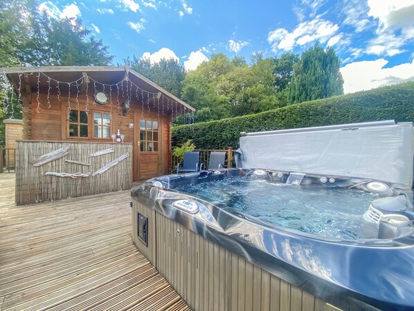 Bañera de hidromasaje exterior