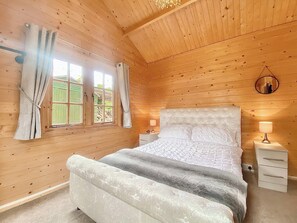 1 quarto, Wi-Fi de cortesia, roupa de cama