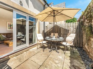 Outdoor dining - 2 bedroom accommodation in Beadnell (Beadnell)