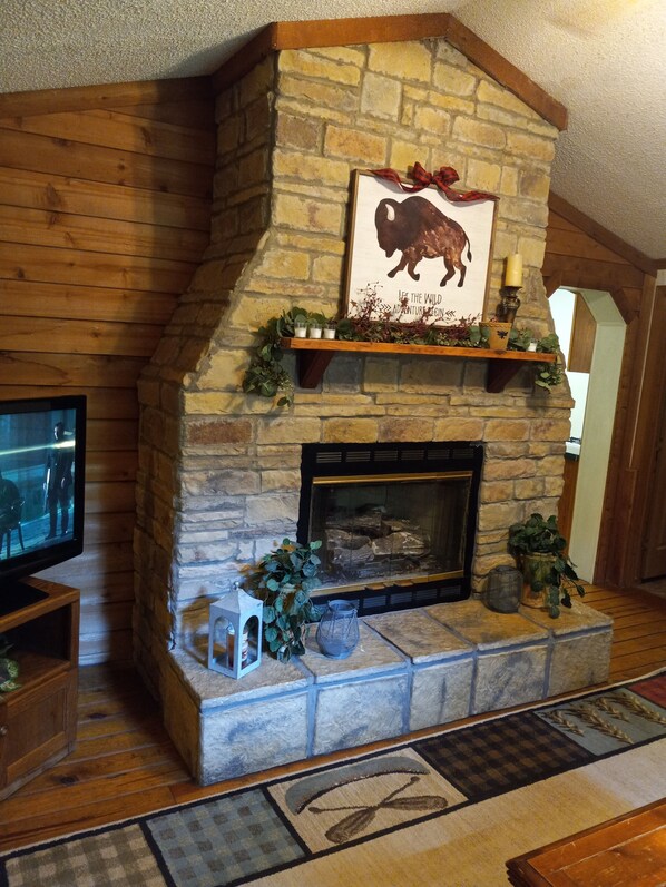Interior - Rustic Hide Away House near Petit Jean State Park! (Morrilton)