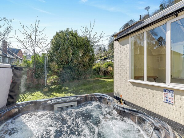 Hot tub | The Cottage, Montgomery - 4 bedroom accommodation in Montgomery (Montgomery)