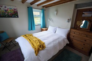 3 bedrooms, bed sheets