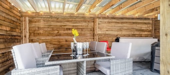 Home Farm - The Coo Shed