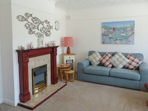 TV - 2 bedroom accommodation in Mundesley (Mundesley)