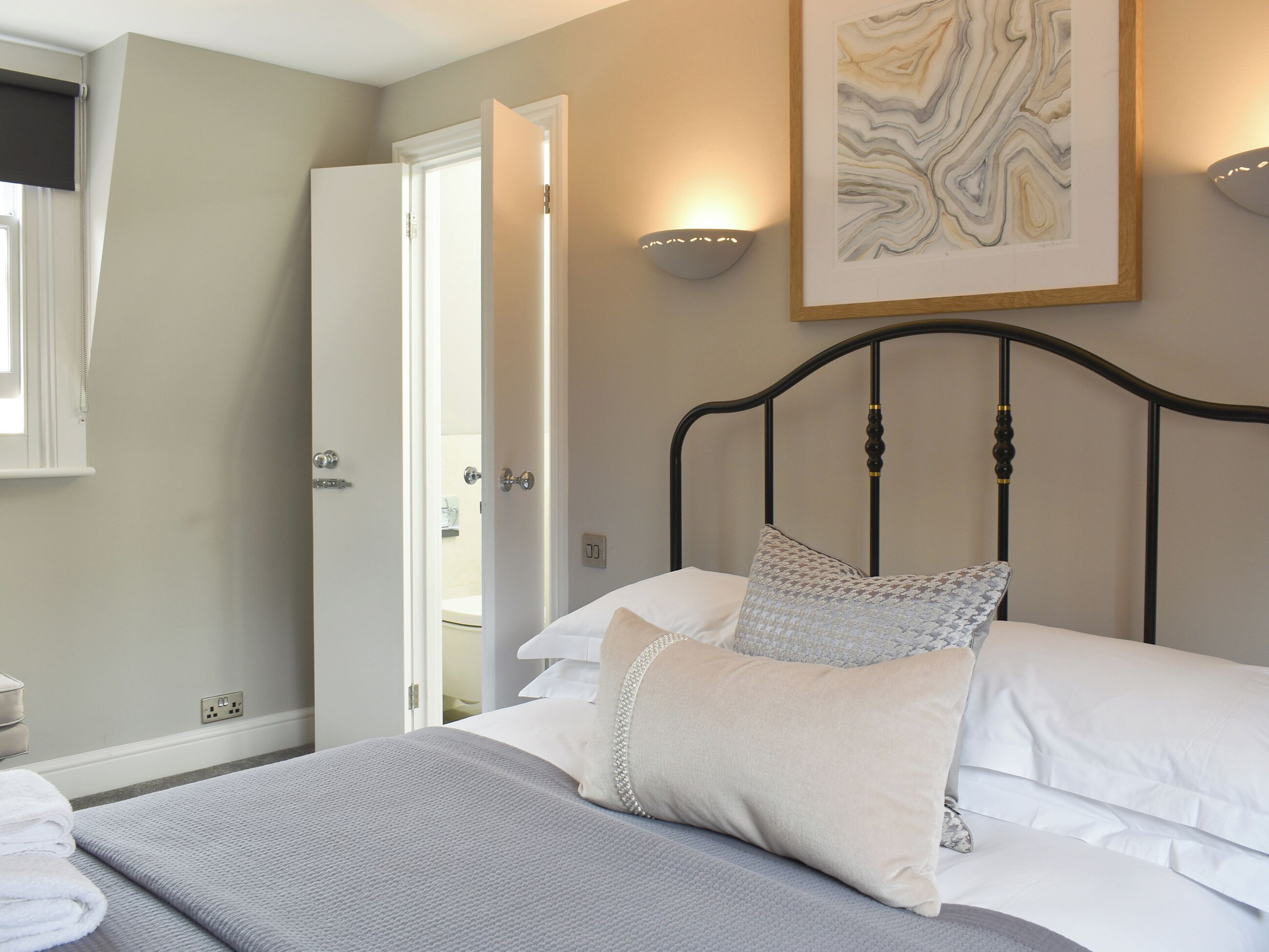 4 bedrooms, free WiFi, bed sheets