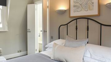 4 bedrooms, free WiFi, bed sheets