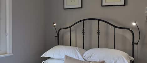 4 bedrooms, free WiFi, bed sheets