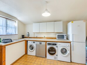 Dishwasher, high chair - 7 bedroom accommodation in Dunterton, near Tavistock (Dunterton, near Tavistock)