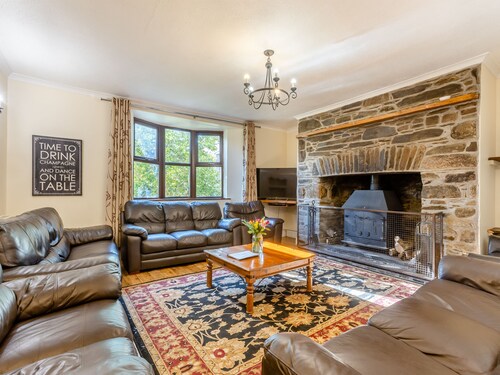 7 bedroom accommodation in Dunterton, near Tavistock
